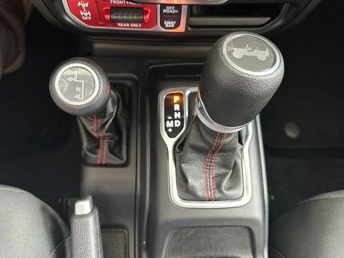 Used 2021 Jeep Wrangler Rubicon w/ LED Lighting Group AWD/4WD image 30