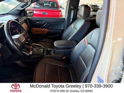 Used 2023 GMC Canyon AT4 w/ AT4 Premium Package AWD/4WD image 9