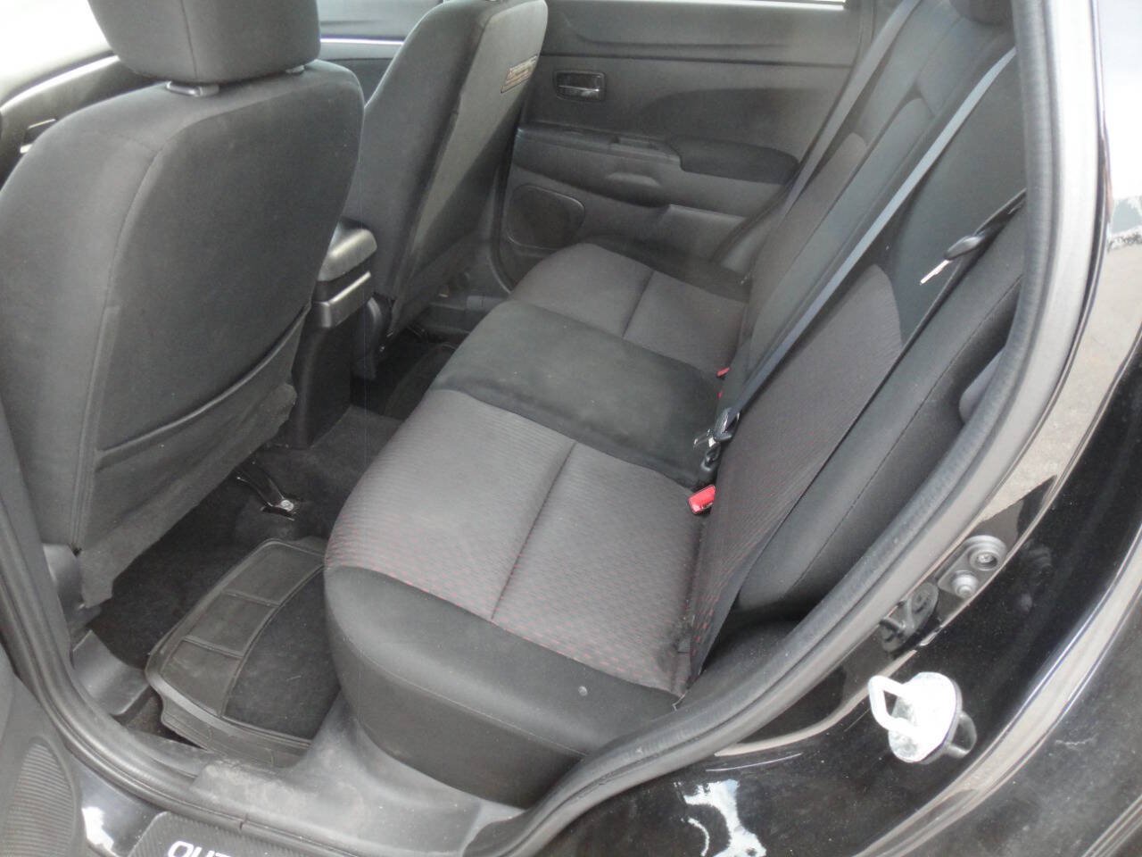 Used 2018 Mitsubishi Outlander Sport LE FWD image 15