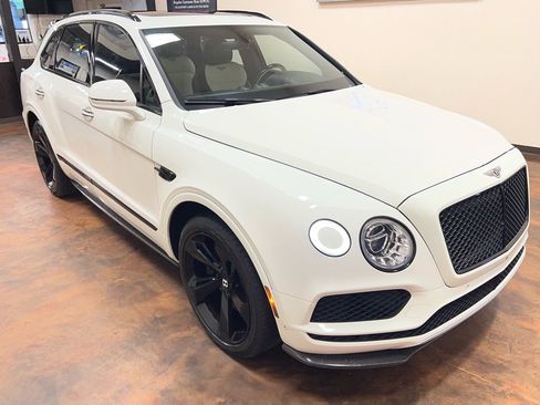 Used 2019 Bentley Bentayga AWD/4WD image 63
