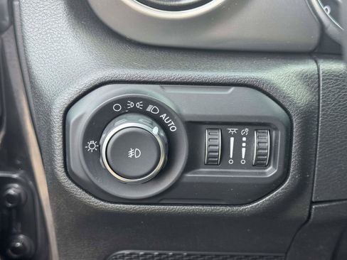 Used 2019 Jeep Wrangler Unlimited Sport S AWD/4WD image 18
