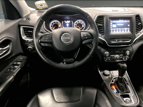 Used 2019 Jeep Cherokee Latitude Plus image 18