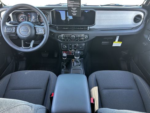 New 2025 Jeep Gladiator Willys image 12