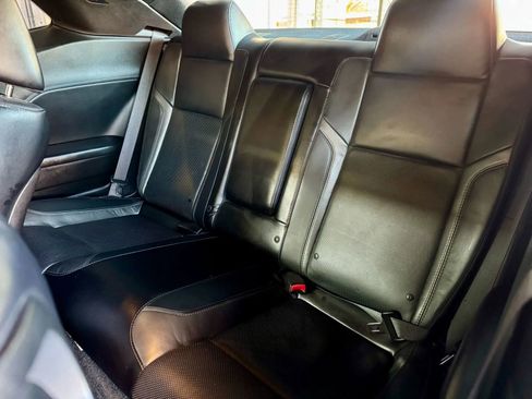 Used 2015 Dodge Challenger SXT Plus image 20