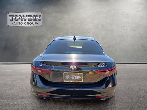 Used 2018 Alfa Romeo Giulia AWD image 5