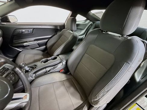 Used 2017 Ford Mustang Coupe RWD image 5