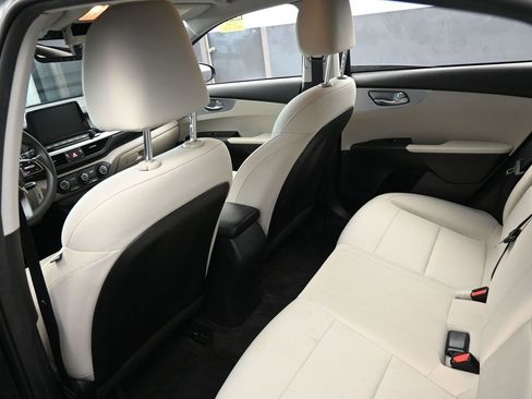 Used 2022 Kia Forte LXS w/ LXS Technology Package image 31