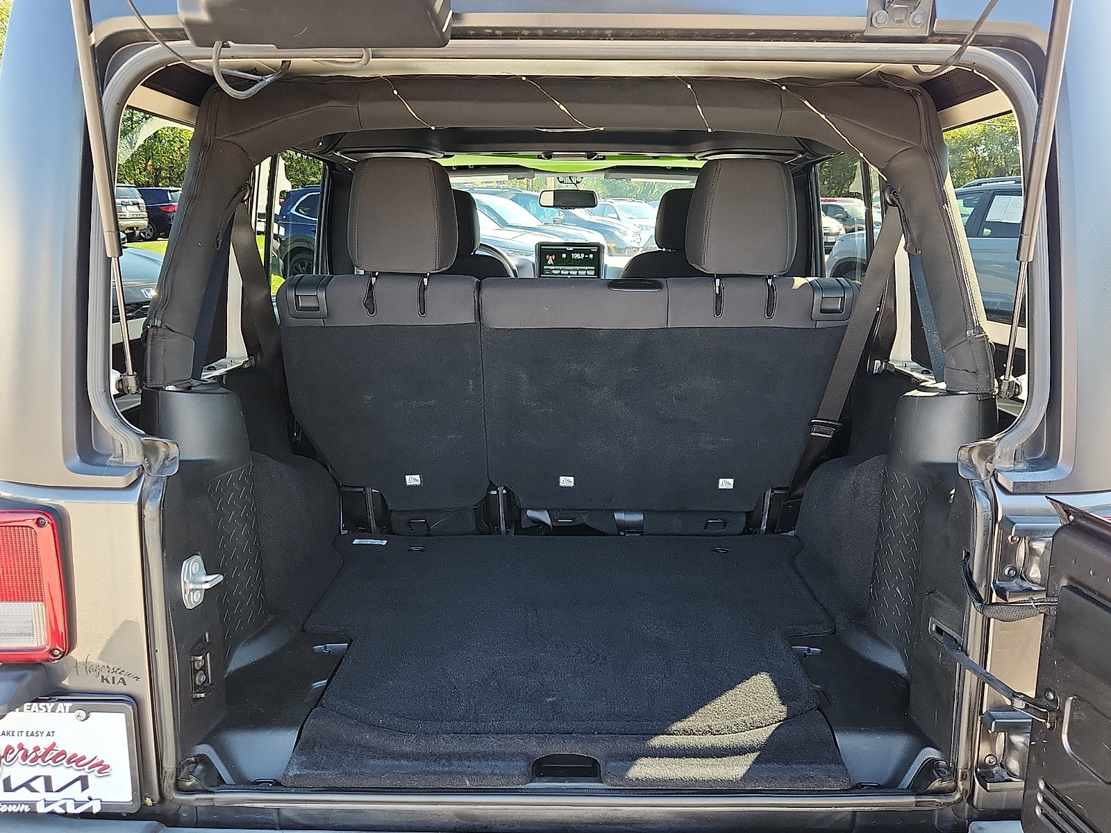 Used 2018 Jeep Wrangler Unlimited Sport S AWD/4WD image 27