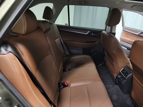 Used 2018 Subaru Outback 3.6R Touring image 23