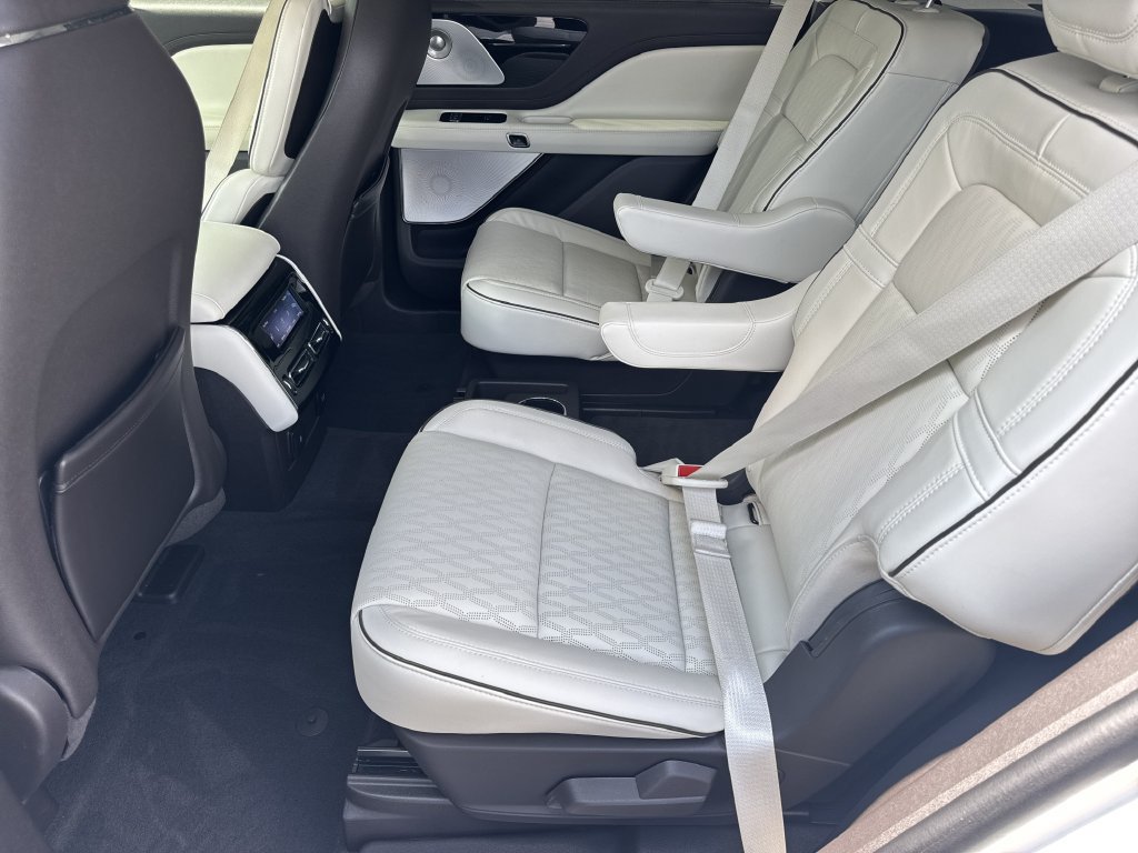 Used 2023 Lincoln Aviator Black Label Grand Touring AWD/4WD image 19
