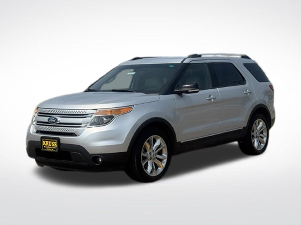 Used 2014 Ford Explorer XLT w/ Equipment Group 202A AWD/4WD image 37