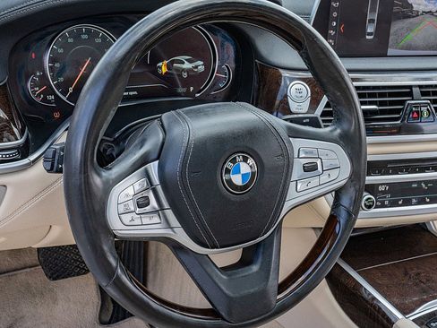 Used 2019 BMW 740i RWD image 23