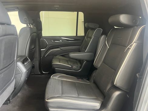 Used 2024 Cadillac Escalade ESV Sport AWD/4WD image 16