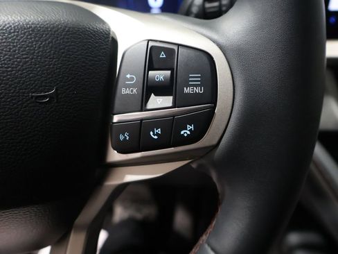 Used 2025 Ford Explorer Active image 36