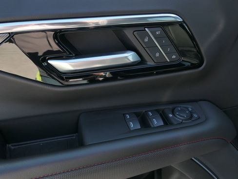 Used 2025 Chevrolet Tahoe RST image 19