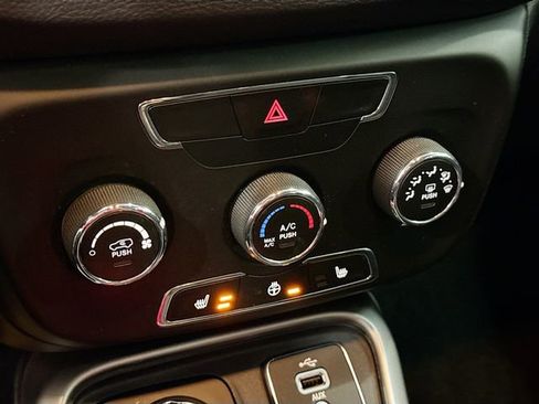 Used 2018 Jeep Compass Latitude w/ Cold Weather Group image 16