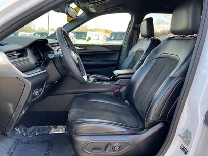 Used 2023 Jeep Grand Cherokee L Laredo