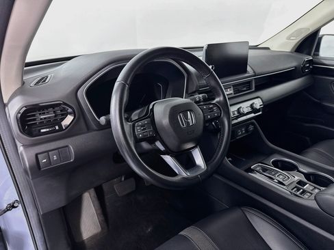 Certified 2024 Honda Pilot Touring image 9