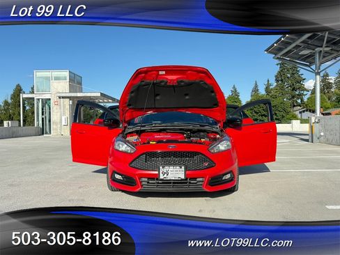 Used 2017 Ford Focus ST FWD image 27