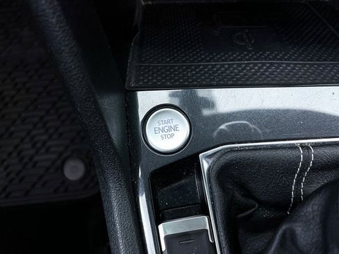 Used 2022 Volkswagen Tiguan SE R-Line image 25