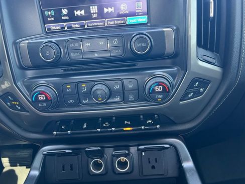 Used 2018 Chevrolet Silverado 1500 High Country AWD/4WD image 35
