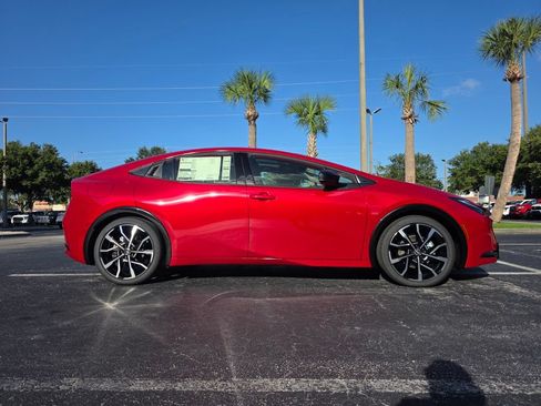 New 2026 Toyota Prius Plug-In Hybrid FWD image 12