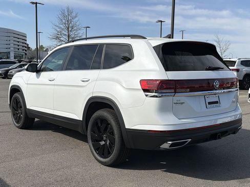New 2026 Volkswagen Atlas SE FWD image 3