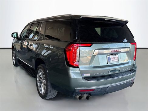 Used 2024 GMC Yukon XL Denali w/ Advanced Technology Package image 7