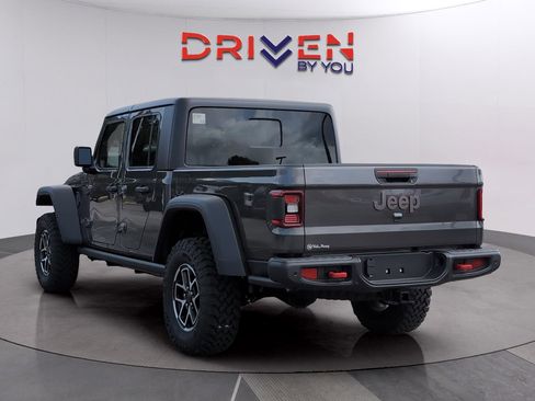 Used 2025 Jeep Gladiator Rubicon w/ Safety Group AWD/4WD image 3