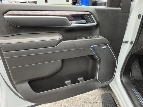 Certified 2025 Chevrolet Silverado 2500 LTZ w/ LTZ Convenience Package image 17