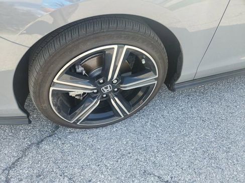 Used 2023 Honda Accord Sport image 9