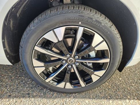 New 2026 Volvo XC60 B5 Plus w/ Protection Package Premier image 18