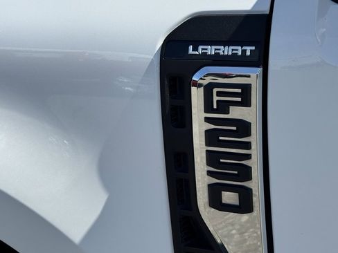 Used 2023 Ford F250 Lariat w/ Chrome Package image 46