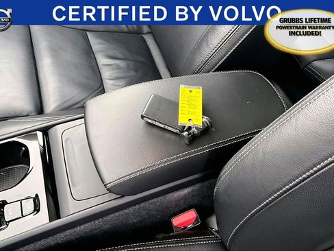 Certified 2023 Volvo XC40 B5 Ultimate w/ Protection Package Premier image 14