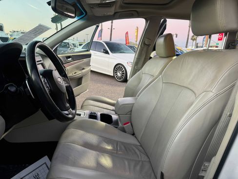 Used 2014 Subaru Outback 2.5i Limited image 9