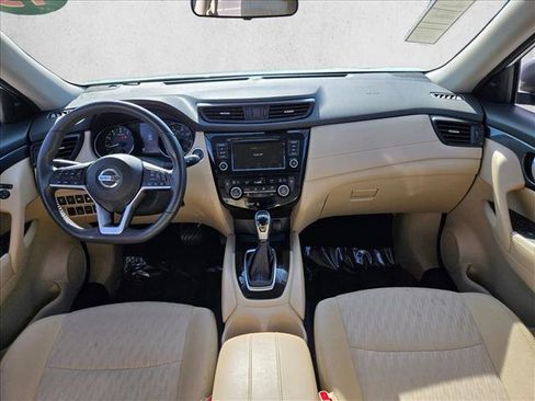 Used 2019 Nissan Rogue SV image 19