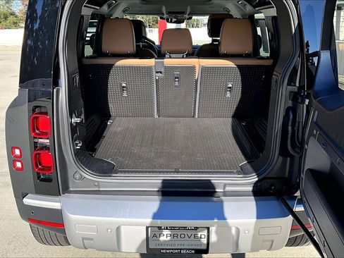 Used 2025 Land Rover Defender 110 S image 22