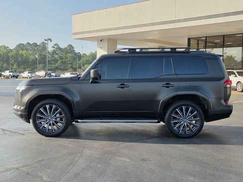 Used 2025 Lexus GX 550 w/ Accessory Package (31) AWD/4WD image 2