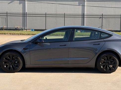 Used 2023 Tesla Model 3 Standard Range RWD image 4