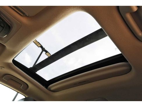 Used 2024 Toyota Corolla Cross XLE w/ Convenience Package FWD image 27