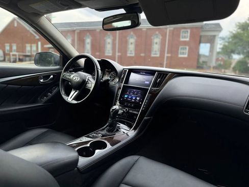 Used 2019 INFINITI Q50 Luxe w/ Essential Package (3.0T Luxe) AWD/4WD image 12