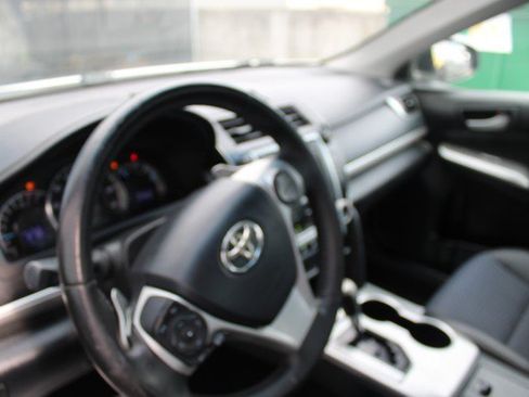 Used 2012 Toyota Camry SE FWD image 18