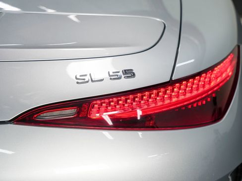 Used 2022 Mercedes-Benz SL 55 AMG 4MATIC image 25