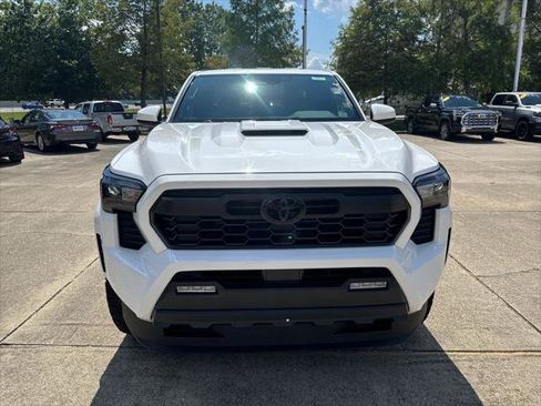 Certified 2025 Toyota Tacoma TRD Sport AWD/4WD image 10