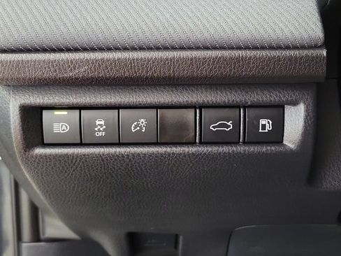 Used 2025 Toyota Camry SE w/ Convenience Package FWD image 23