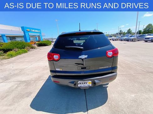 Used 2011 Chevrolet Traverse LT w/ Personal Connectivity Package FWD image 12