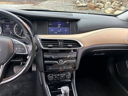 Used 2018 INFINITI QX30 Premium w/ Cargo Package image 28