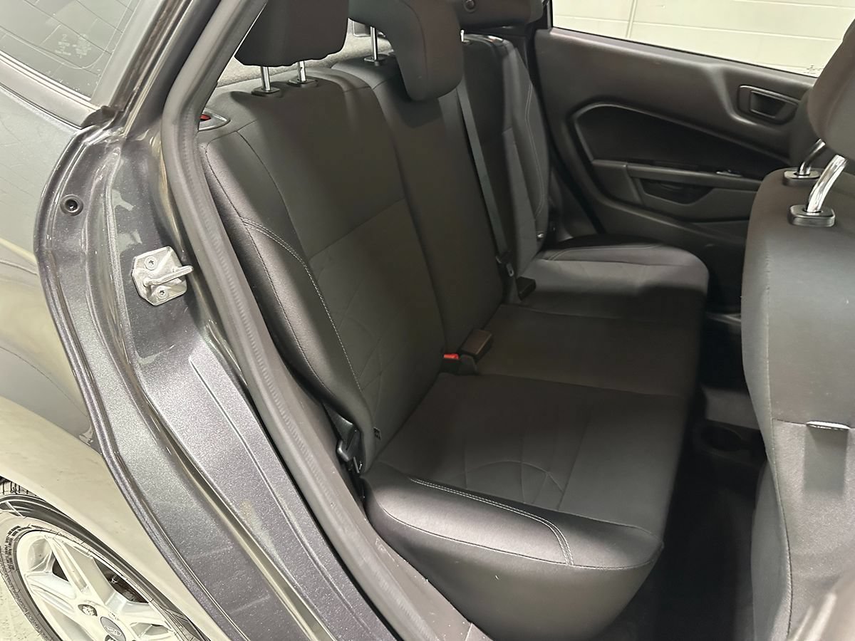 Used 2019 Ford Fiesta SE FWD image 16