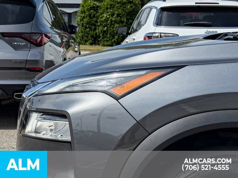 Used 2023 Nissan Rogue SV FWD image 9