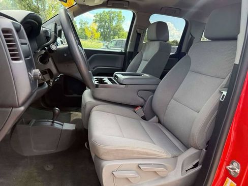 Used 2018 Chevrolet Silverado 1500 Custom w/ Custom Convenience Package AWD/4WD image 16